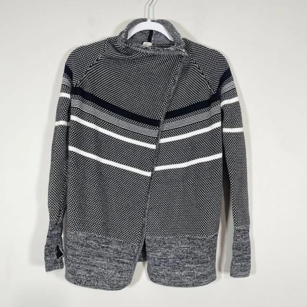 Ivivva Lululemon Feeling Toasty Wrap Sweater Girls 12 Black White Stripe Texture